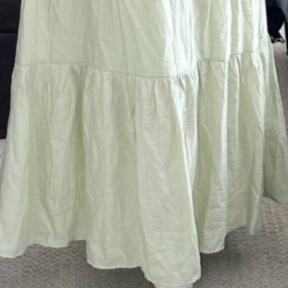 Brand New MOON RIVER Flutter Sleeve Smocked Midi Dress - Picture 5 of 6